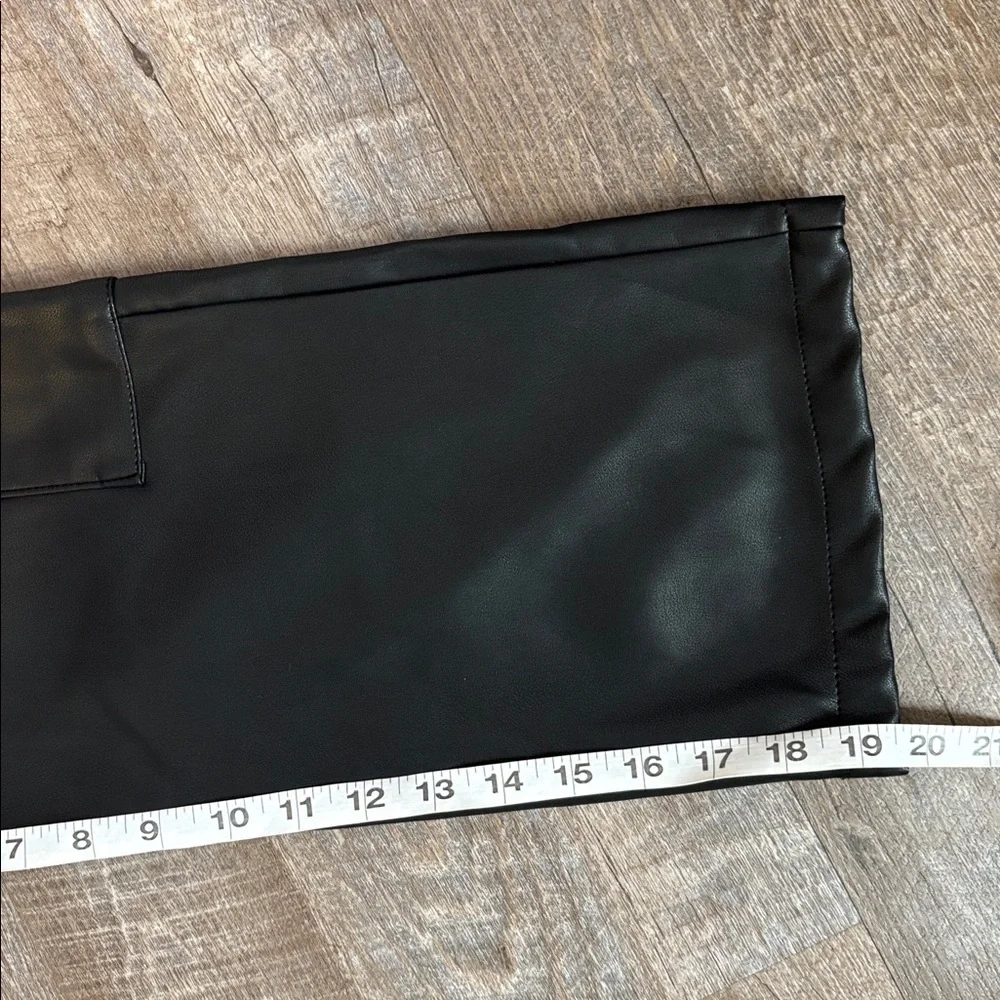 Unbranded Black Faux Leather Cargo Wide Leg Pants High Waist size M (7/8)